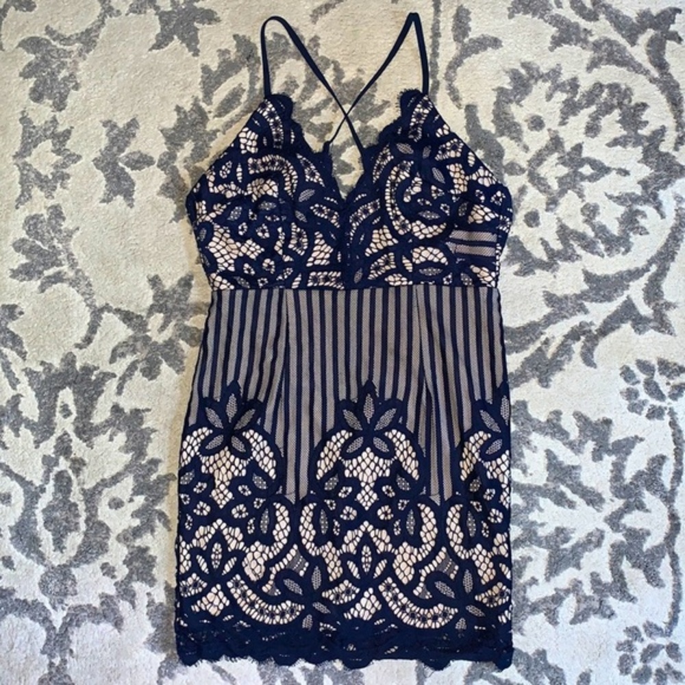 Vintage Boho V-Neck Navy and Beige Racerback Lace Mini Dress - Size Medium